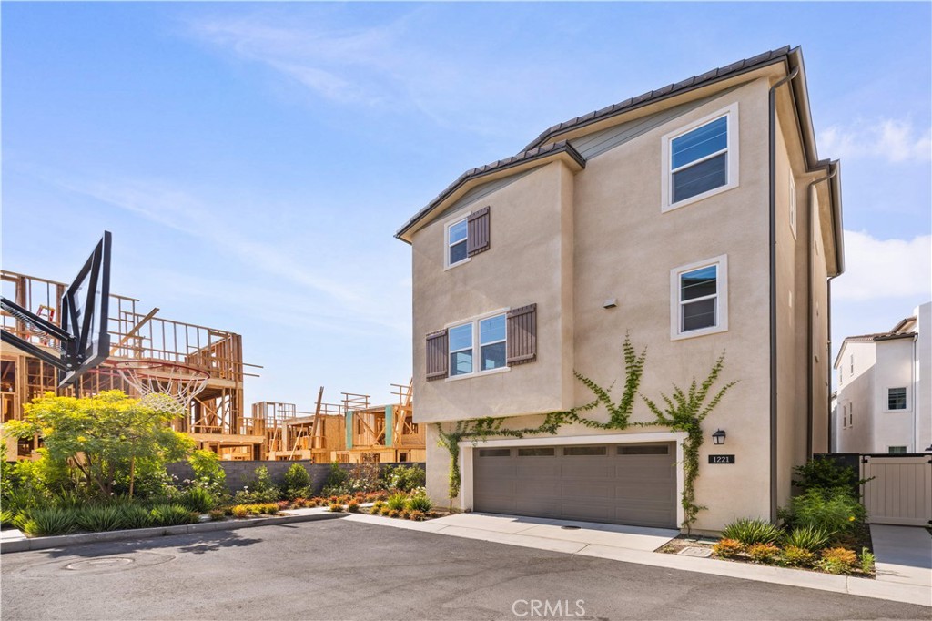 1221 Windmill Road