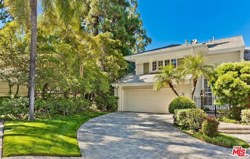 Photo of 12557 The Vista Vis, Los Angeles, CA 90049 (MLS # 25611655)