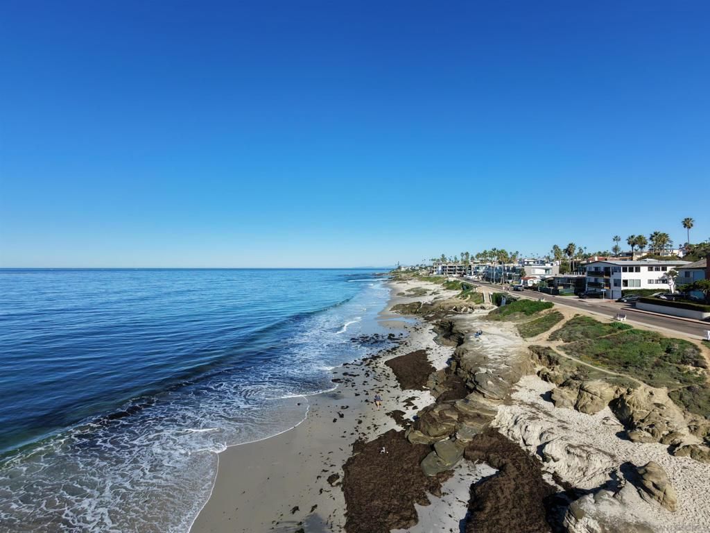 Photo of 210 Palomar Ave Ave, La Jolla, CA 92037 (MLS # 260005263SD)