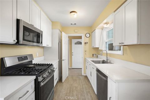 Photo of 7057 Babcock Avenue, North Hollywood, CA 91605 (MLS # OC25106664) Photo of 7057 Babcock Avenue, North Hollywood, CA 91605 (MLS # OC25106664)