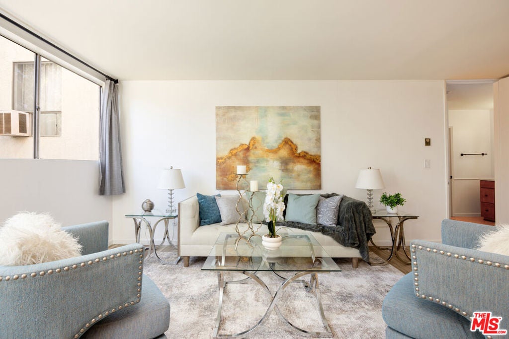 6050 Canterbury Drive F108