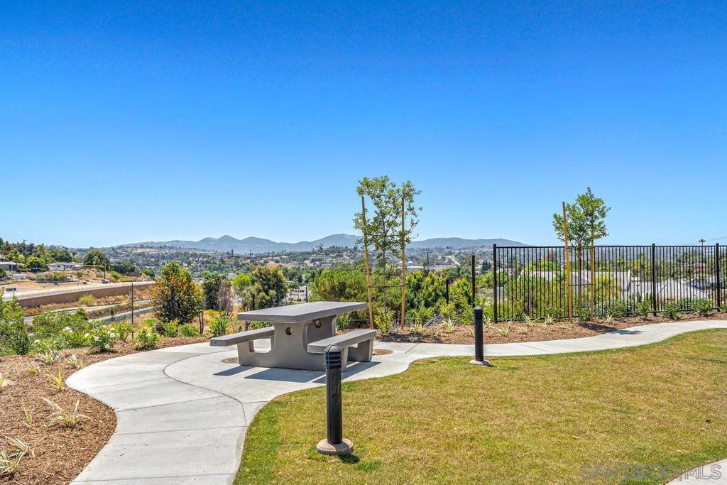 1523 Wingwood