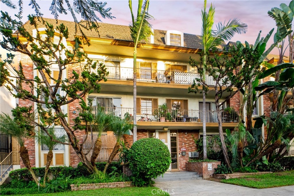 256 S La Fayette Park