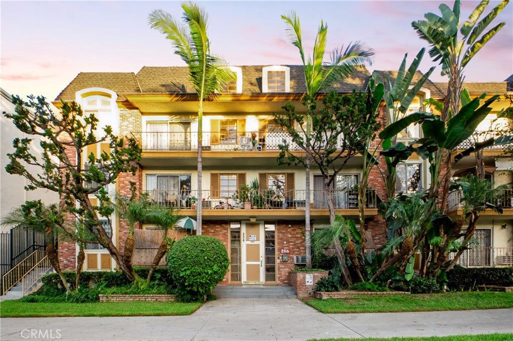 256 S La Fayette Park
