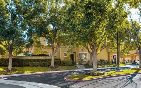Photo of 2785 N Rochester Dr #B, Orange, CA 92867 (MLS # PW25250396) Photo of 2785 N Rochester Dr #B, Orange, CA 92867 (MLS # PW25250396)