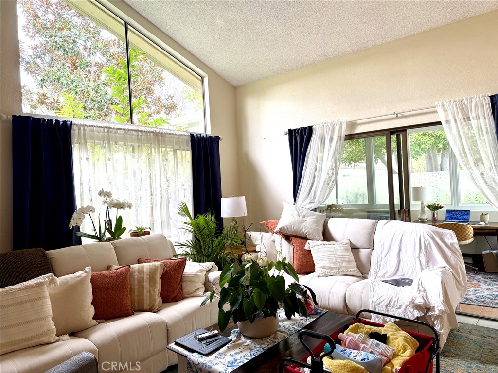 899 Ronda Sevilla, #B B