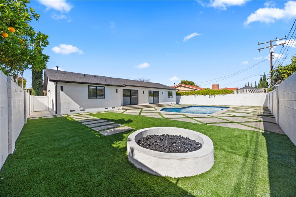1780 W Alomar Avenue