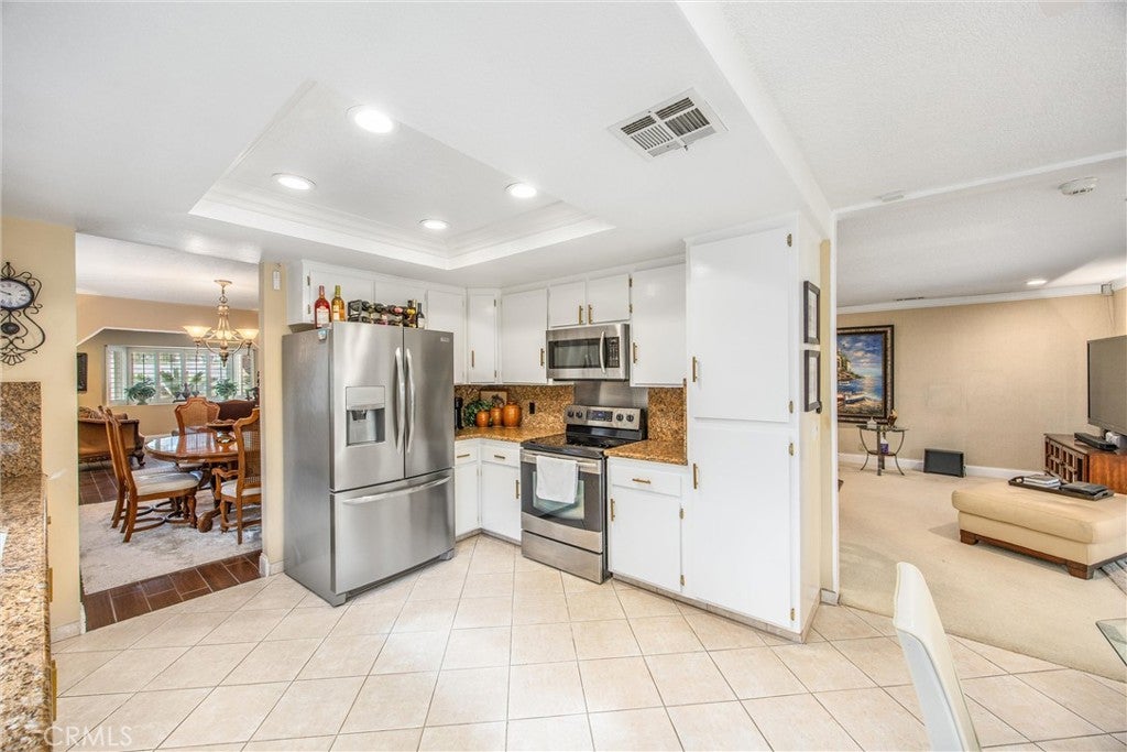 2401 Northmoor