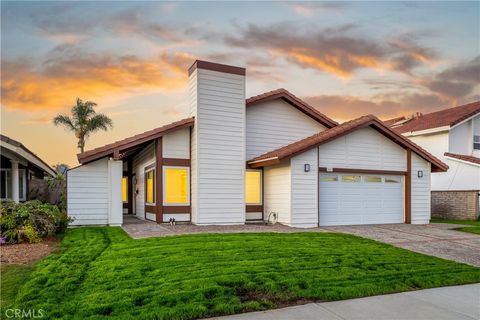 Photo of 8861 Dorsett Dr, Huntington Beach, CA 92646 (MLS # NP26085175)