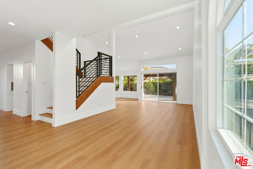 1752 Blossom Court