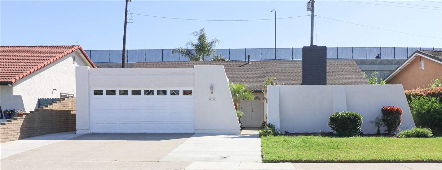 10342 La Despensa Ave