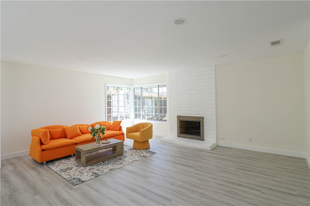 10342 La Despensa Ave