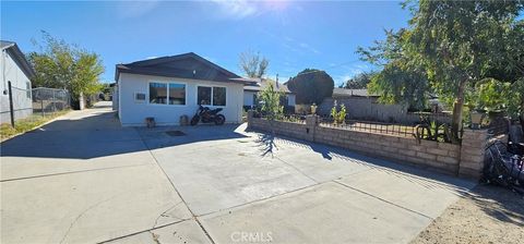 Photo of 3044 W Avenue L2, Lancaster, CA 93536 (MLS # SR25254361)