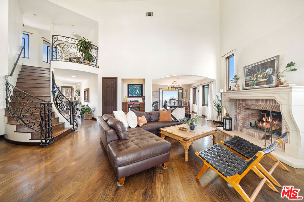 24798 Brown Latigo