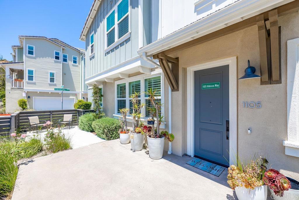 1105 Hibiscus Way