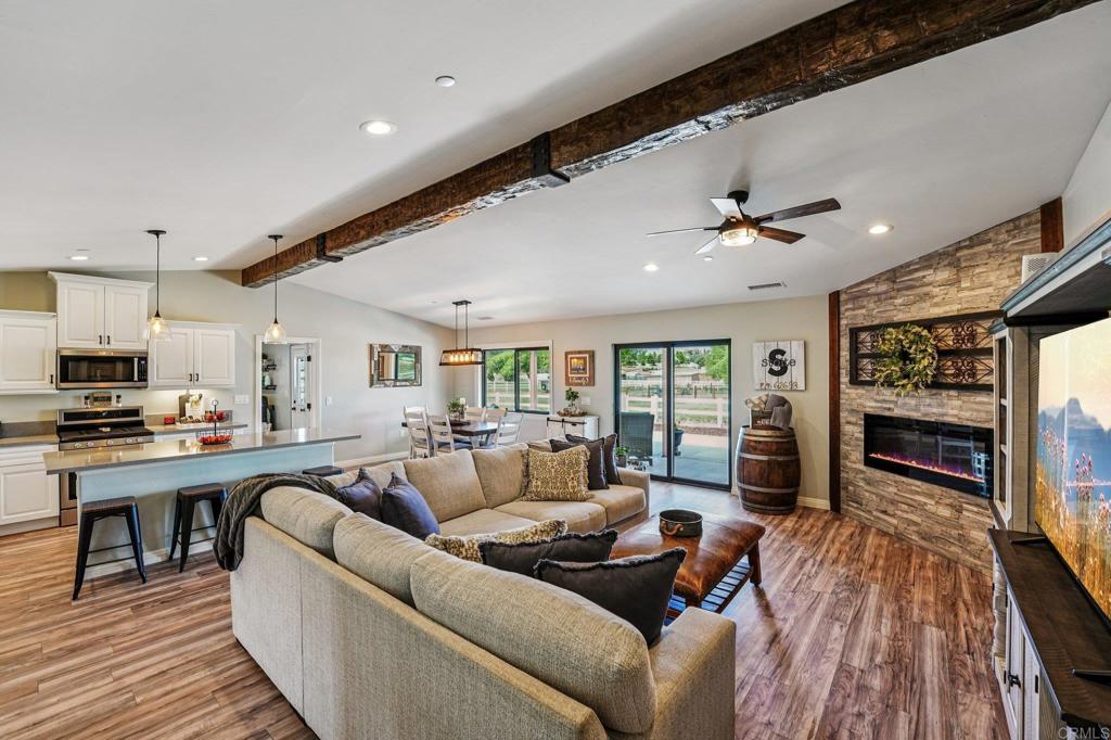 41879 Indian Hill Trail