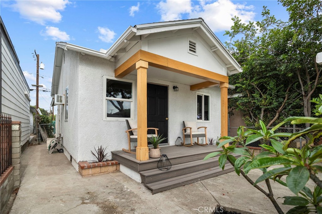 308 N Pasadena Avenue