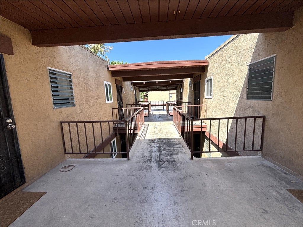 1030 W MacArthur Boulevard 38