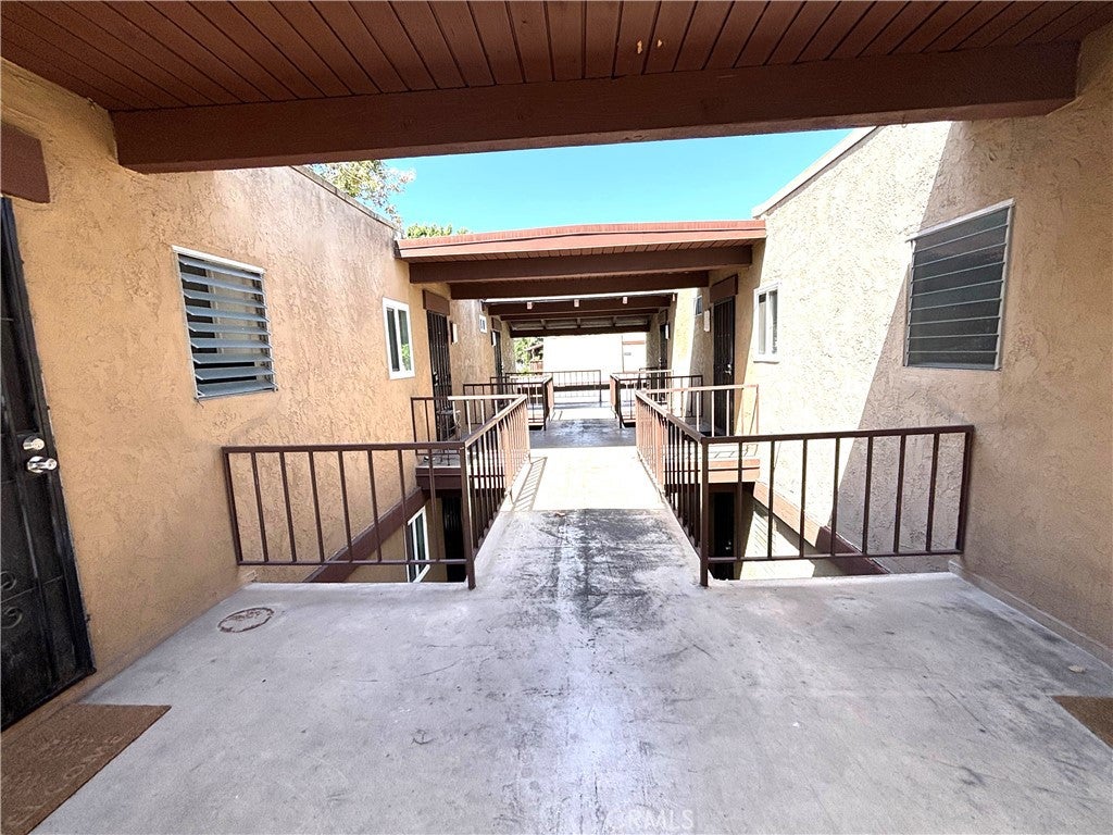 1030 W MacArthur Boulevard 38