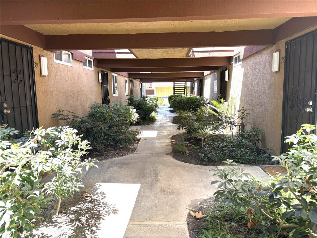 1030 W MacArthur Boulevard 38