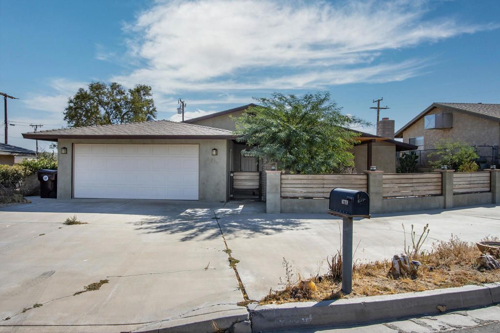 Photo of 6719 Crestview Court, Yucca Valley, CA 92284 (MLS # 219137347PS)