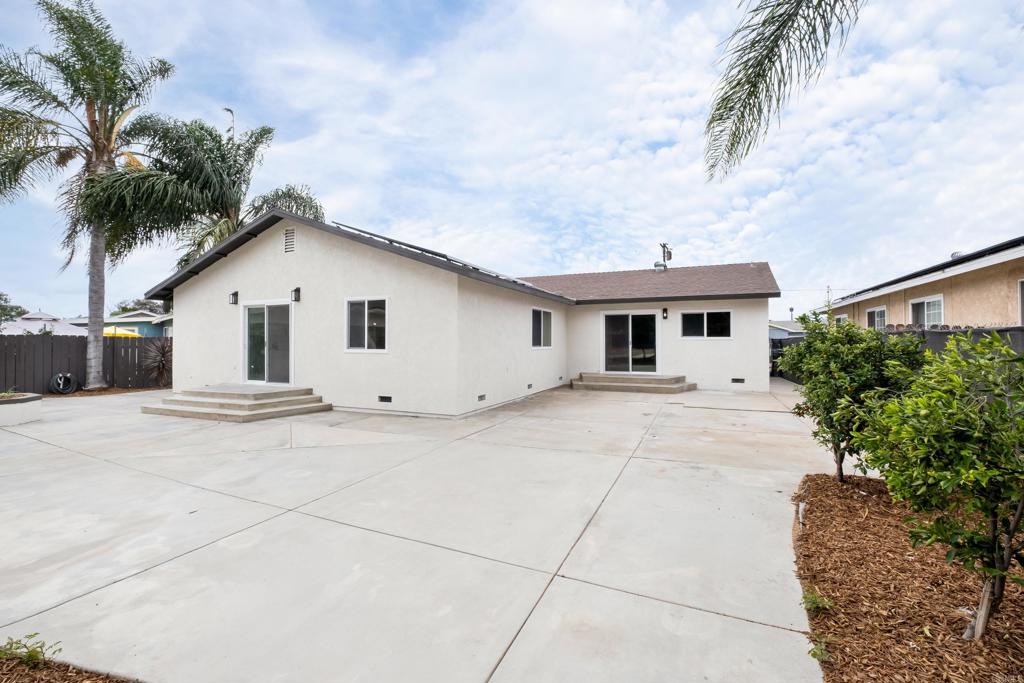 2451 Calle Chanate