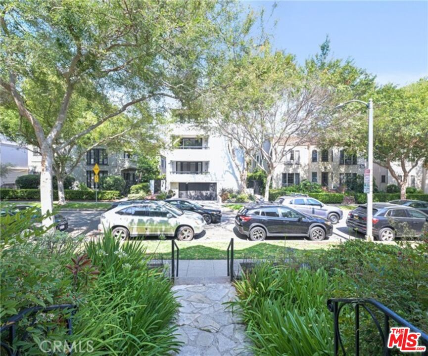 Photo 1 of 1 — 149 S Crescent Drive D, Beverly Hills, CA 90212