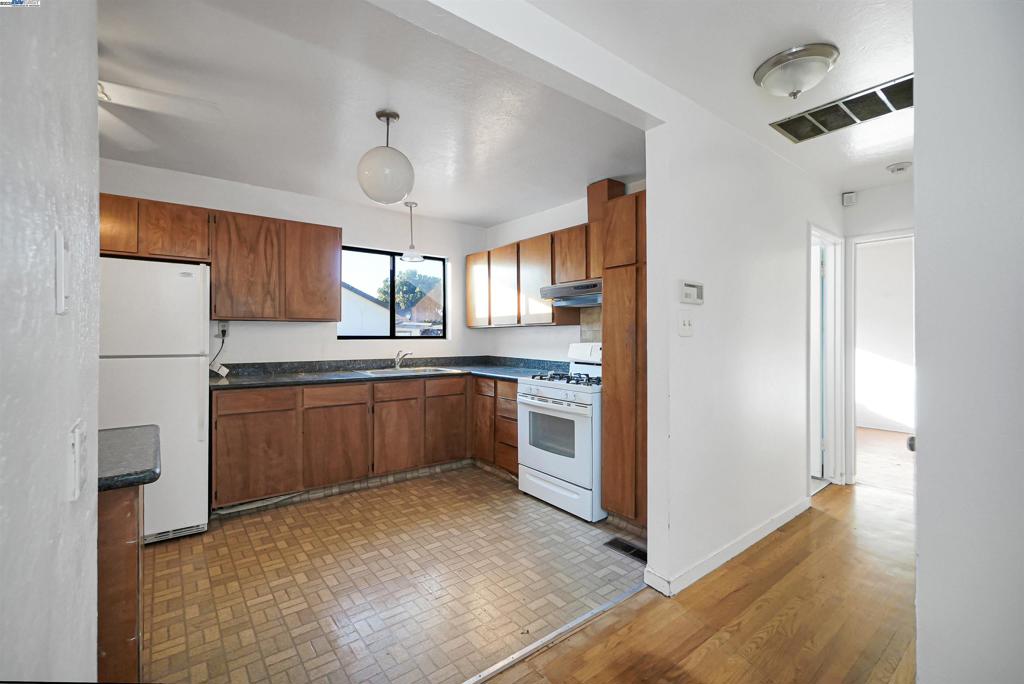 HUNTWOOD - Residential