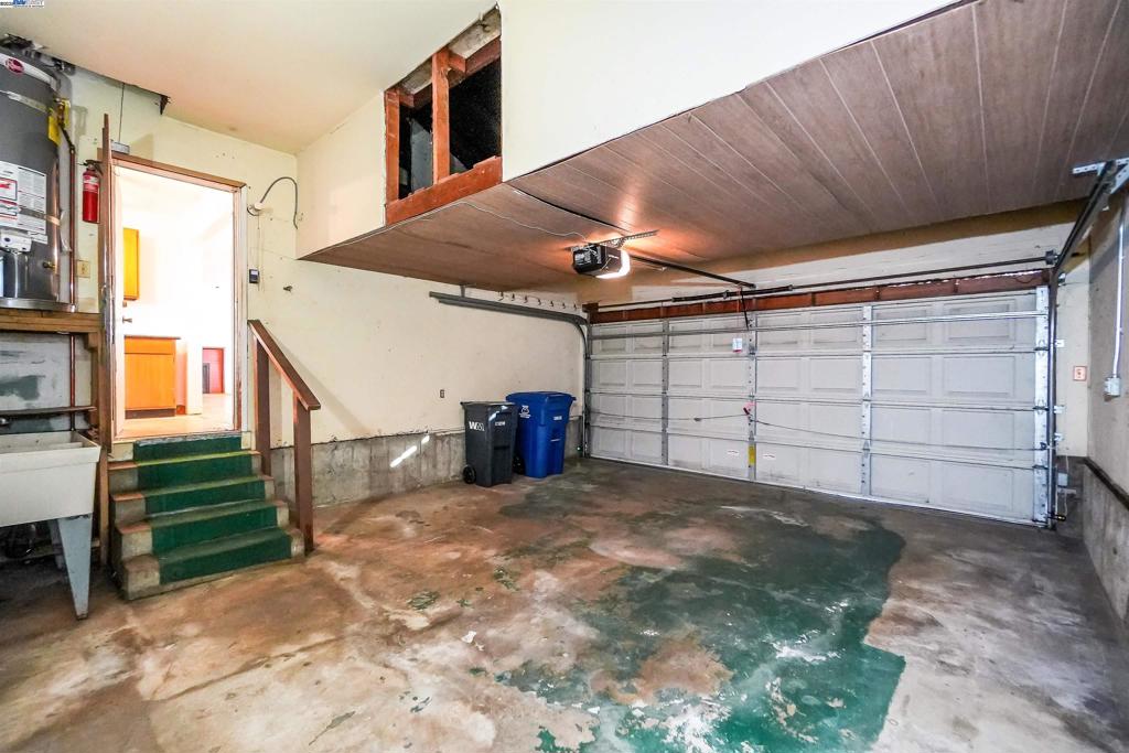 HUNTWOOD - Residential