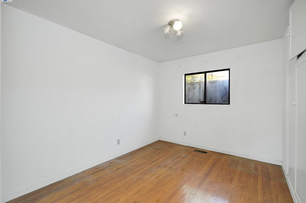 HUNTWOOD - Residential