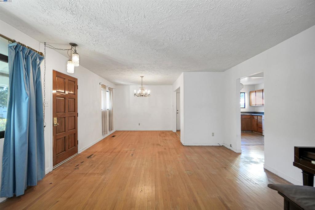 HUNTWOOD - Residential