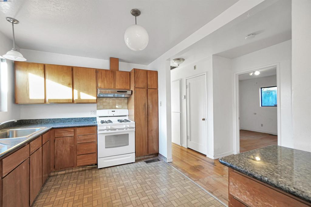 HUNTWOOD - Residential