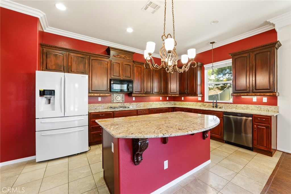 1726 Reyes Lane