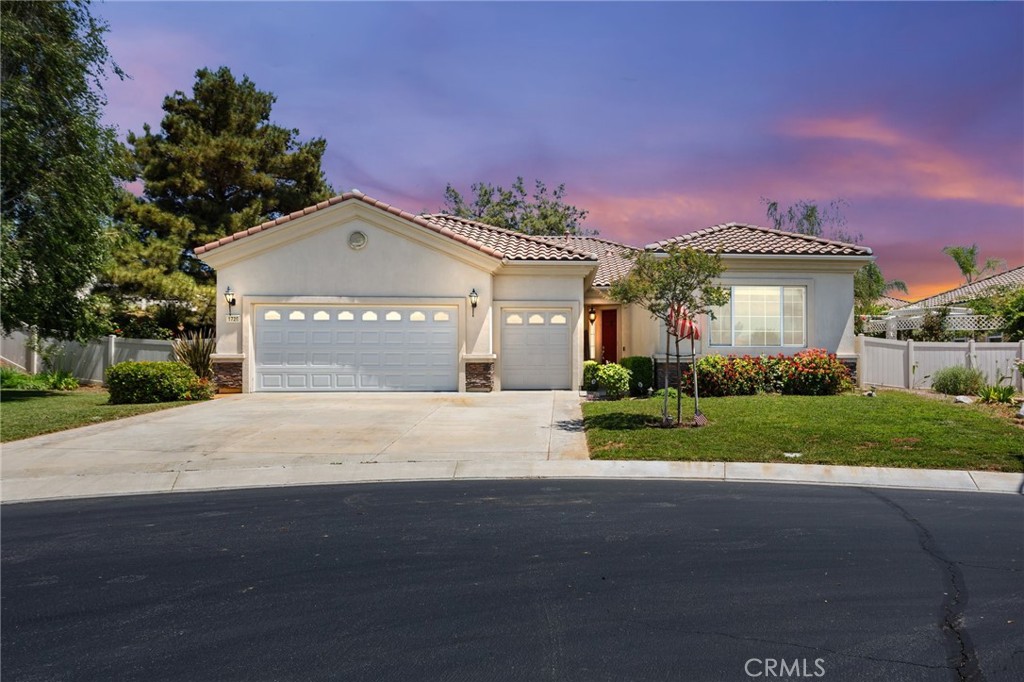 1726 Reyes Lane