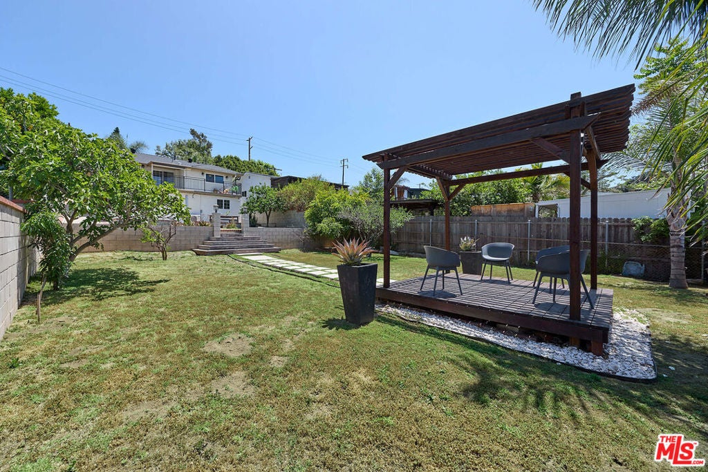 1509 N Avenue 56