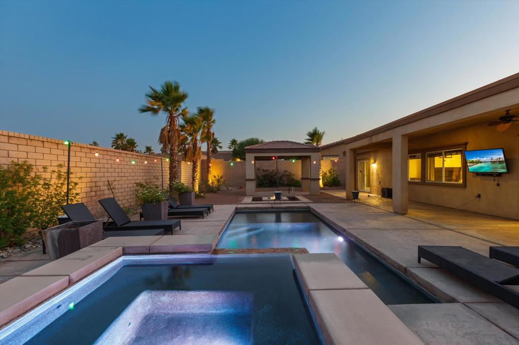73861 Da Vinci Court