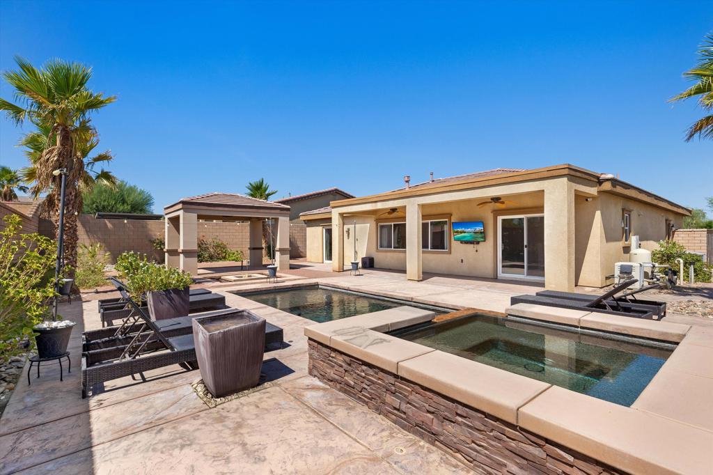 73861 Da Vinci Court