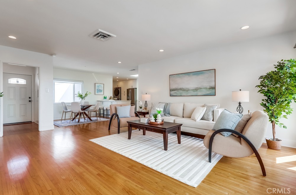 677 W 37th Street