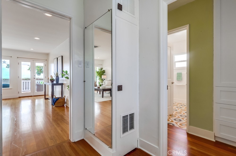677 W 37th Street