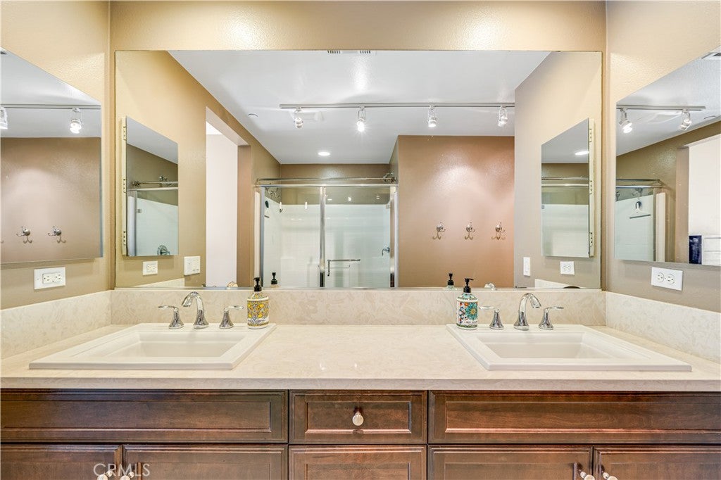 507 Rockefeller, Irvine CA 92612 - Photo 16