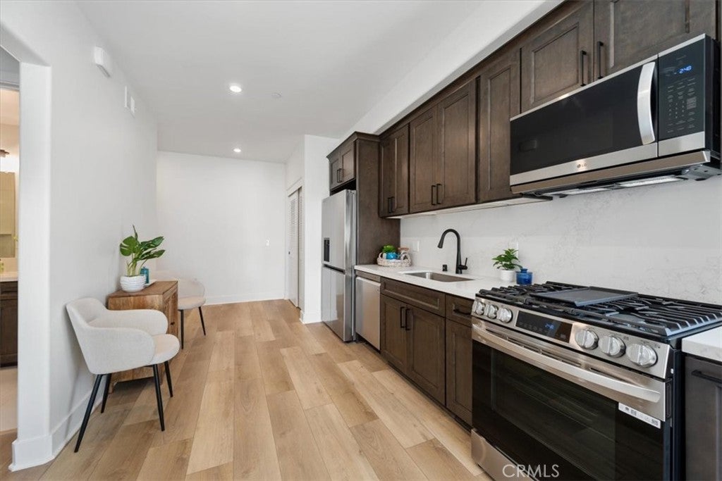 402 W Grand Avenue 313
