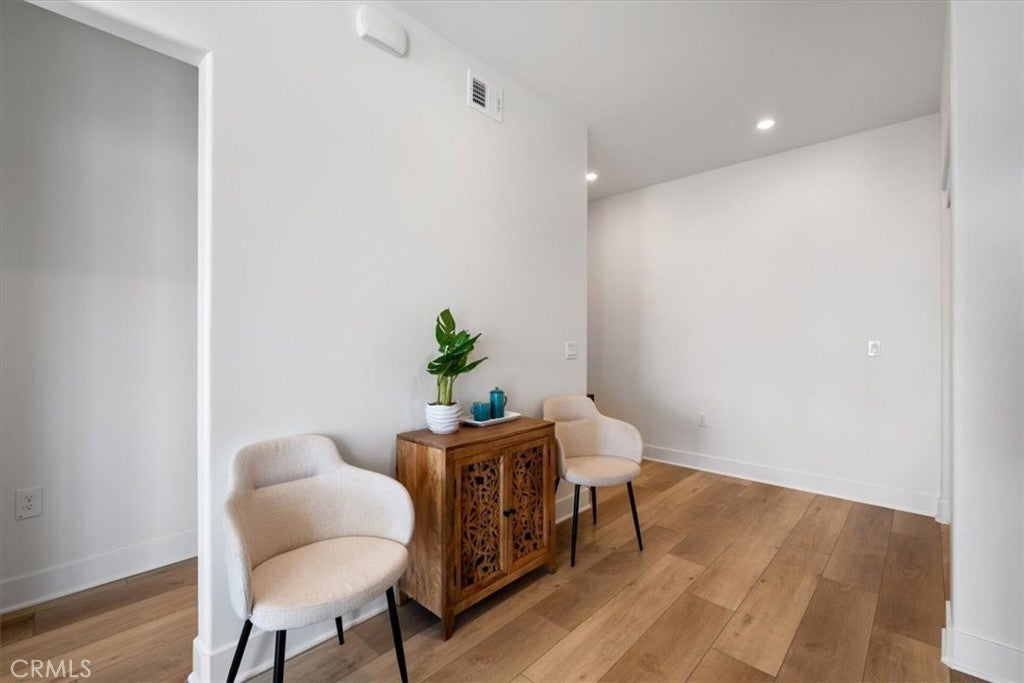 402 W Grand Avenue 313