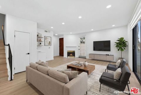 Photo of 1754 11th Street #101, Santa Monica, CA 90404 (MLS # 26816711)