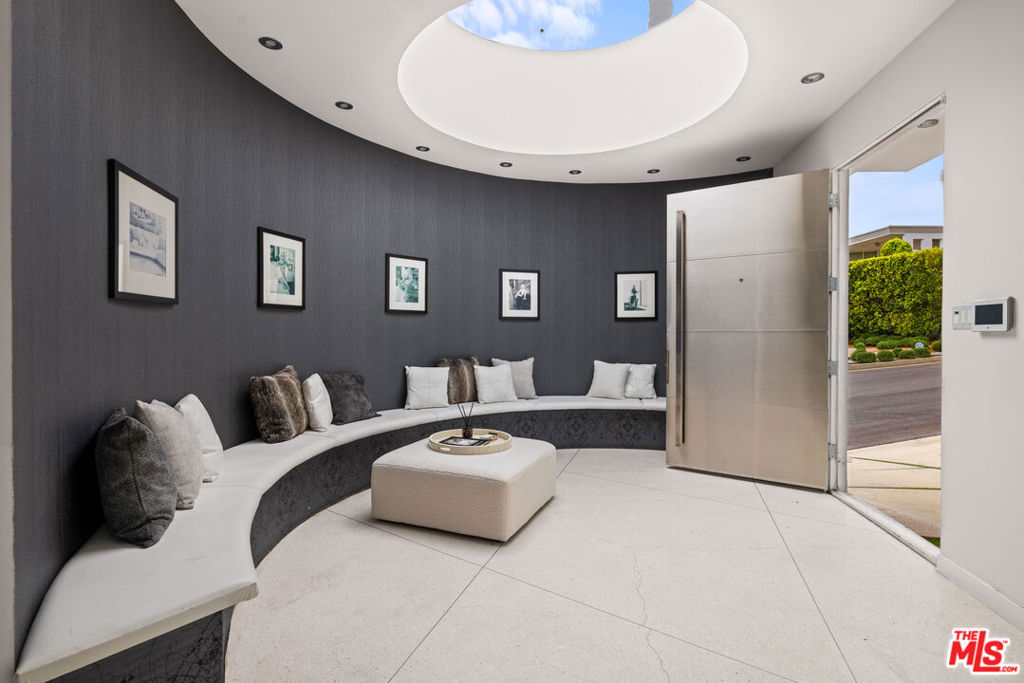 1506 Blue Jay Way