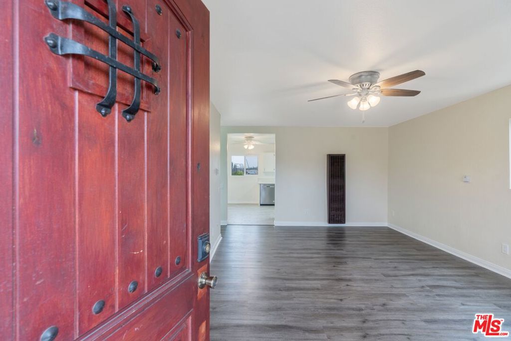 Spacious unit in a private, gated, well-kept triplex is now available! This Leimert Park 1,278 sqft top-floor unit is a must-have. This upstairs unit is lovely and bright, with numerous windows boasting natural sunlight. The floor plan is open and airy. The kitchen has upgraded speckled Quartz countertops, white cabinetry with ample storage space, and stainless steel appliances, including a gas range, microwave, dishwasher, and fridge. The bedrooms are generous sizes and include closets with sliding doors. Other upgrades in the unit consist of new flooring and fixtures throughout. Plus, there is plenty of storage throughout the unit. One car parking space is available, and laundry hook-ups for stackable w/d are included. The tenant pays all utilities. Leimert Park is a highly sought-after neighborhood near the EXPO Line, USC, Downtown Culver City, the newly proposed Baldwin Hills Costco, and the exciting, forthcoming Marlton Square project.