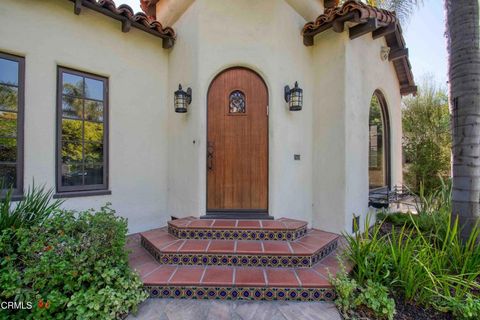 Photo of 1014 Stearns Drive, Los Angeles, CA 90035 (MLS # P1-26701)