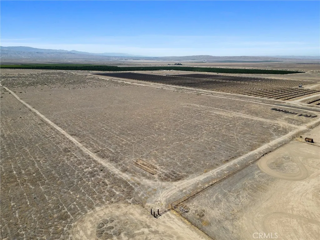 Maricopa, California 93252, United States, 5 Bedrooms Bedrooms, ,2 BathroomsBathrooms,Residential,Active,166110