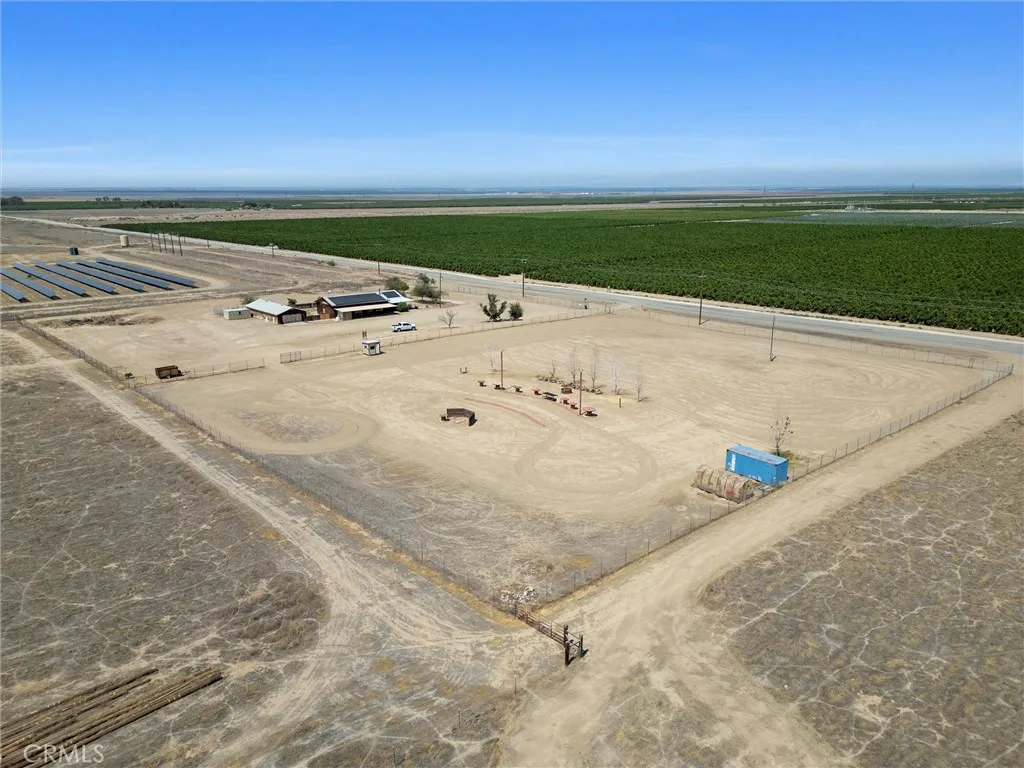 Maricopa, California 93252, United States, 5 Bedrooms Bedrooms, ,2 BathroomsBathrooms,Residential,Active,166110