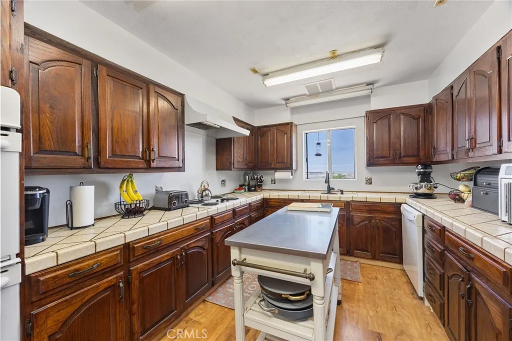 Maricopa, California 93252, United States, 5 Bedrooms Bedrooms, ,2 BathroomsBathrooms,Residential,Active,166110