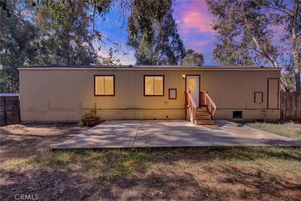 WELCOME TO 3516 BARHAM!!! SITTING ON JUST UNDER AN ACRE IS THIS QUAINT HOME THAT SHOWS LIKE NEW. ENJOY THIS FANTASTIC OPPORTUNITY TO OWN A HOME IN THE COUNTRY AT A REASONABLE PRICE. THE HOME FEATURES AN OPEN CONCEPT LIVING AREA AND A SPLIT CONCEPT ALL IN ONE. FRESHLY PAINTED INSIDE WITH BEAUTIFUL FLOORING THROUGHOUT. LOCATED JUST OUTSIDE THE CITY LIMITS SO YOU ARE CLOSE ENOUGH TO AMENITIES BUT STILL COUNTRY FOR YOUR FARM LIFE. THE LOT IS A NICE LEVEL LOT THAT IS TUCKED AWAY IN A ECALYPTUS GROVE. DONT FORGET ABOUT THE SOLAR SELLER STATES COVERS ANY PGE BILL. CHICO IS JUST MINUTES AWAY. CALL TODAY FOR AN APPOINTMENT TO GO SEE YOUR NEW HOME.